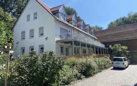 Viel Platz bieten die Maisonette-Wohnungen, Wohnung Mühlrad (barrierefrei) und der große Gemeinschaftsraum Mühlen-Alm